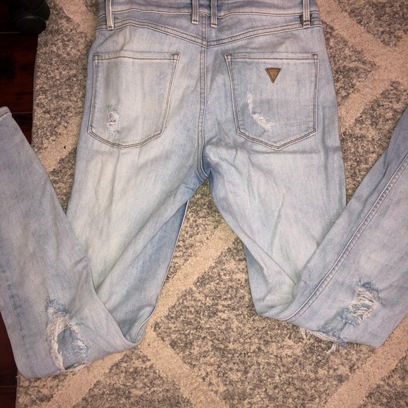 Guess 1981 High Rise Ripped Jeans - Picture 4 of 7